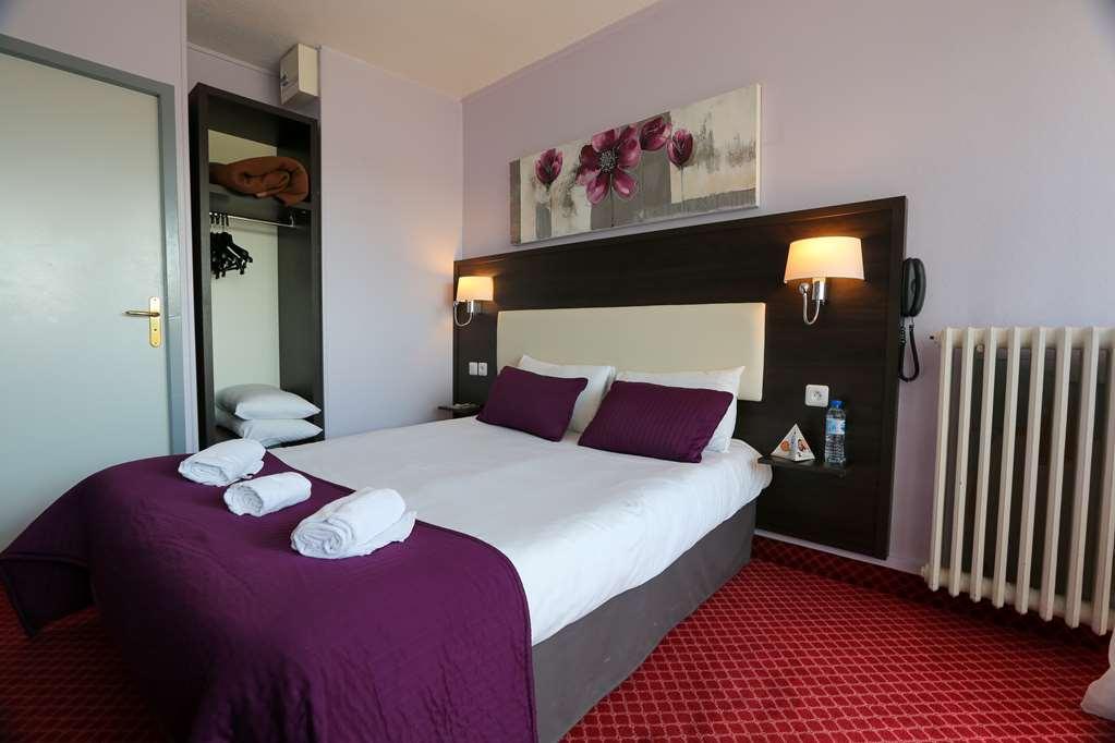 Brit Hotel Bleu Nuit Saintes Kamer foto