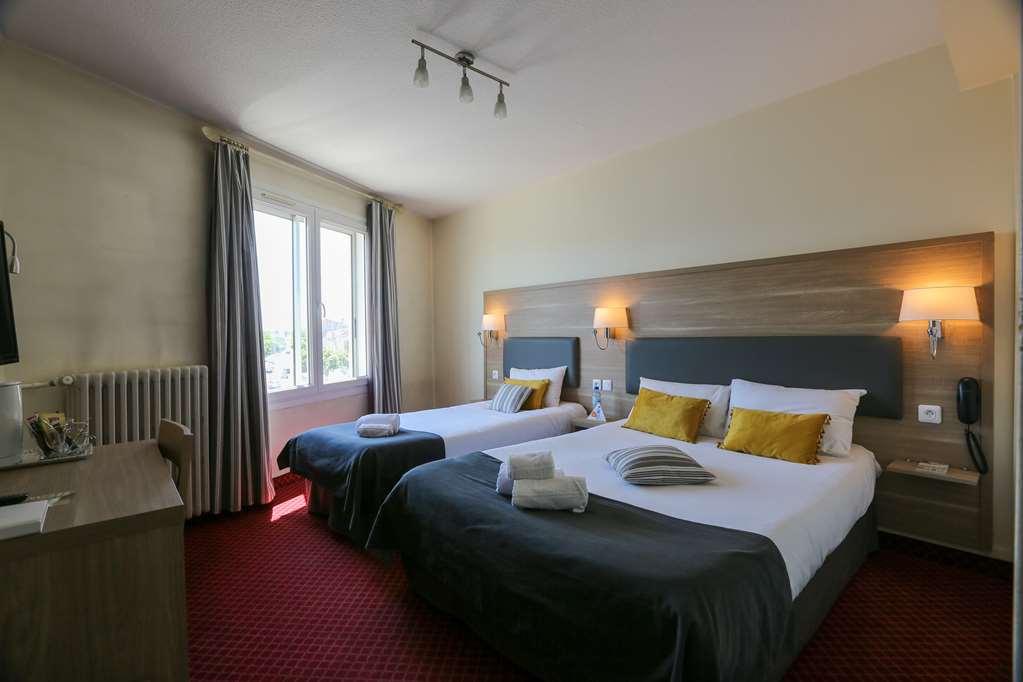 Brit Hotel Bleu Nuit Saintes Kamer foto