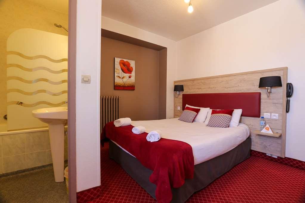 Brit Hotel Bleu Nuit Saintes Kamer foto