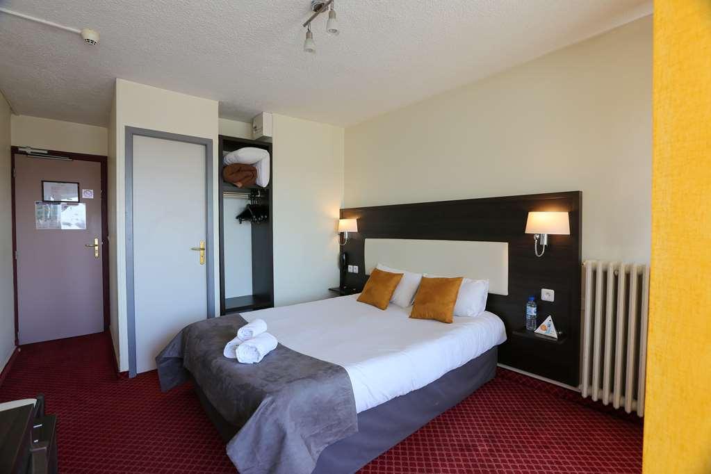 Brit Hotel Bleu Nuit Saintes Kamer foto