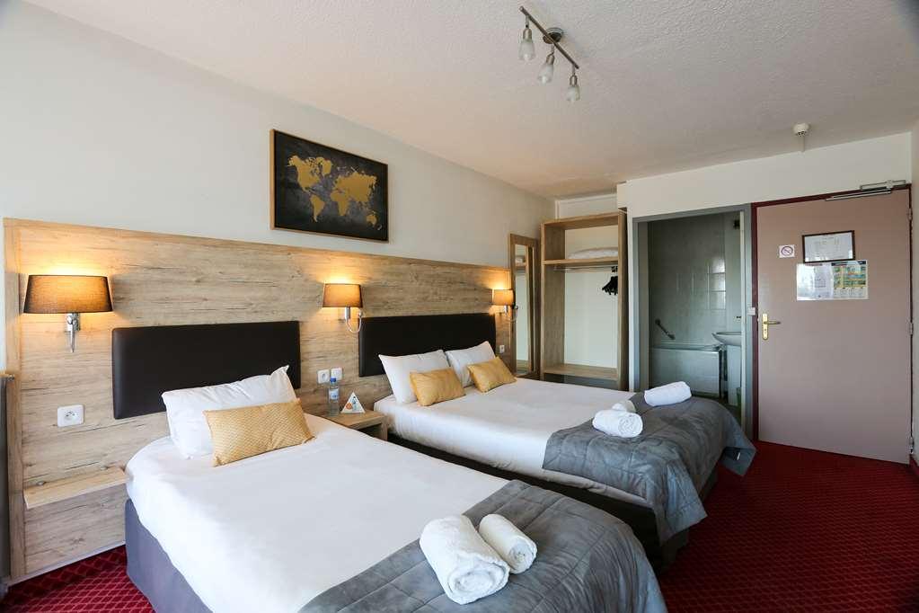 Brit Hotel Bleu Nuit Saintes Kamer foto