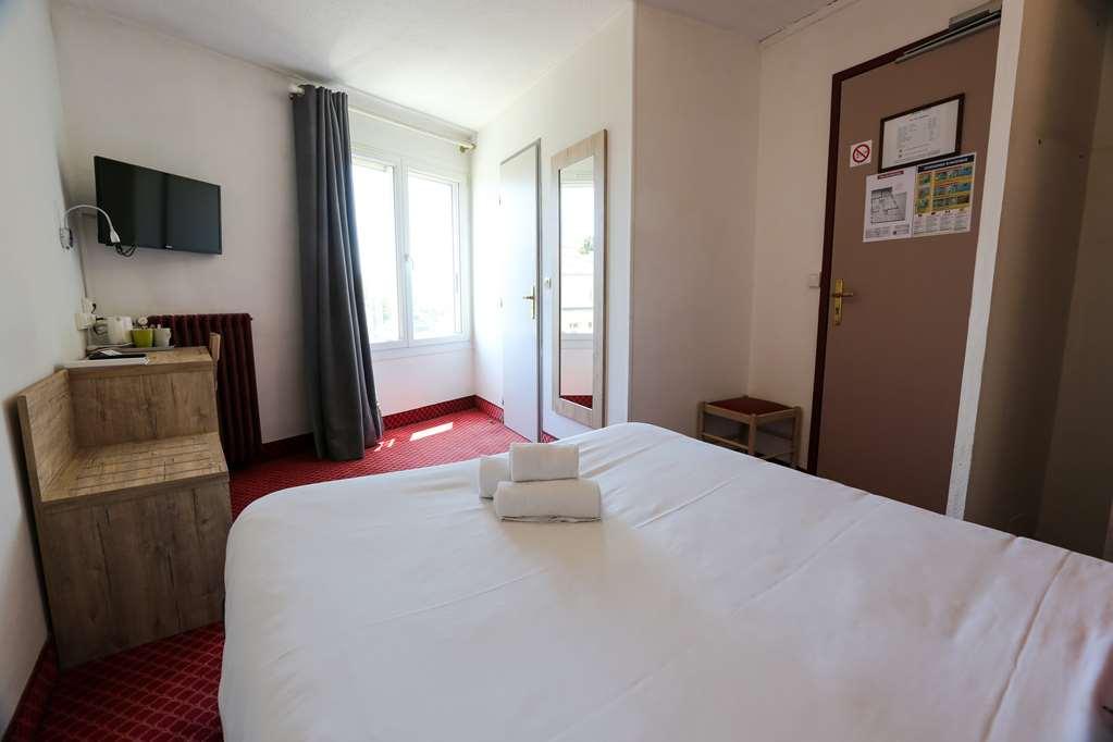 Brit Hotel Bleu Nuit Saintes Kamer foto