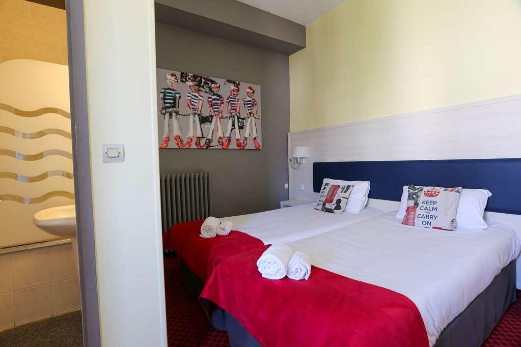 Brit Hotel Bleu Nuit Saintes Kamer foto