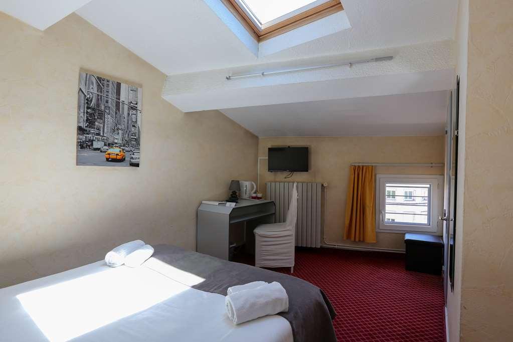 Brit Hotel Bleu Nuit Saintes Kamer foto