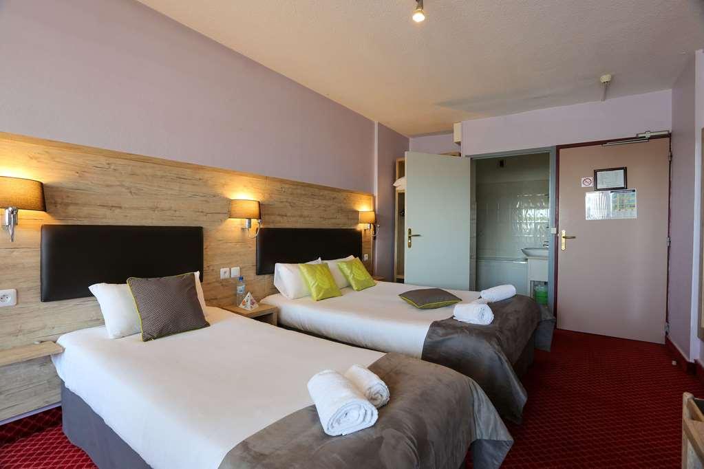 Brit Hotel Bleu Nuit Saintes Kamer foto