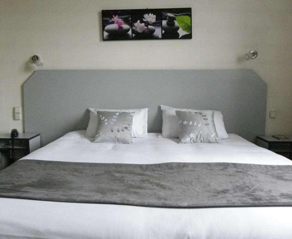 Brit Hotel Bleu Nuit Saintes Kamer foto