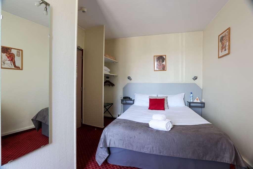 Brit Hotel Bleu Nuit Saintes Kamer foto