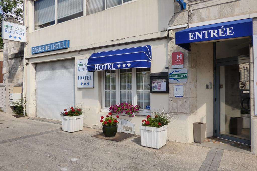 Brit Hotel Bleu Nuit Saintes Buitenkant foto